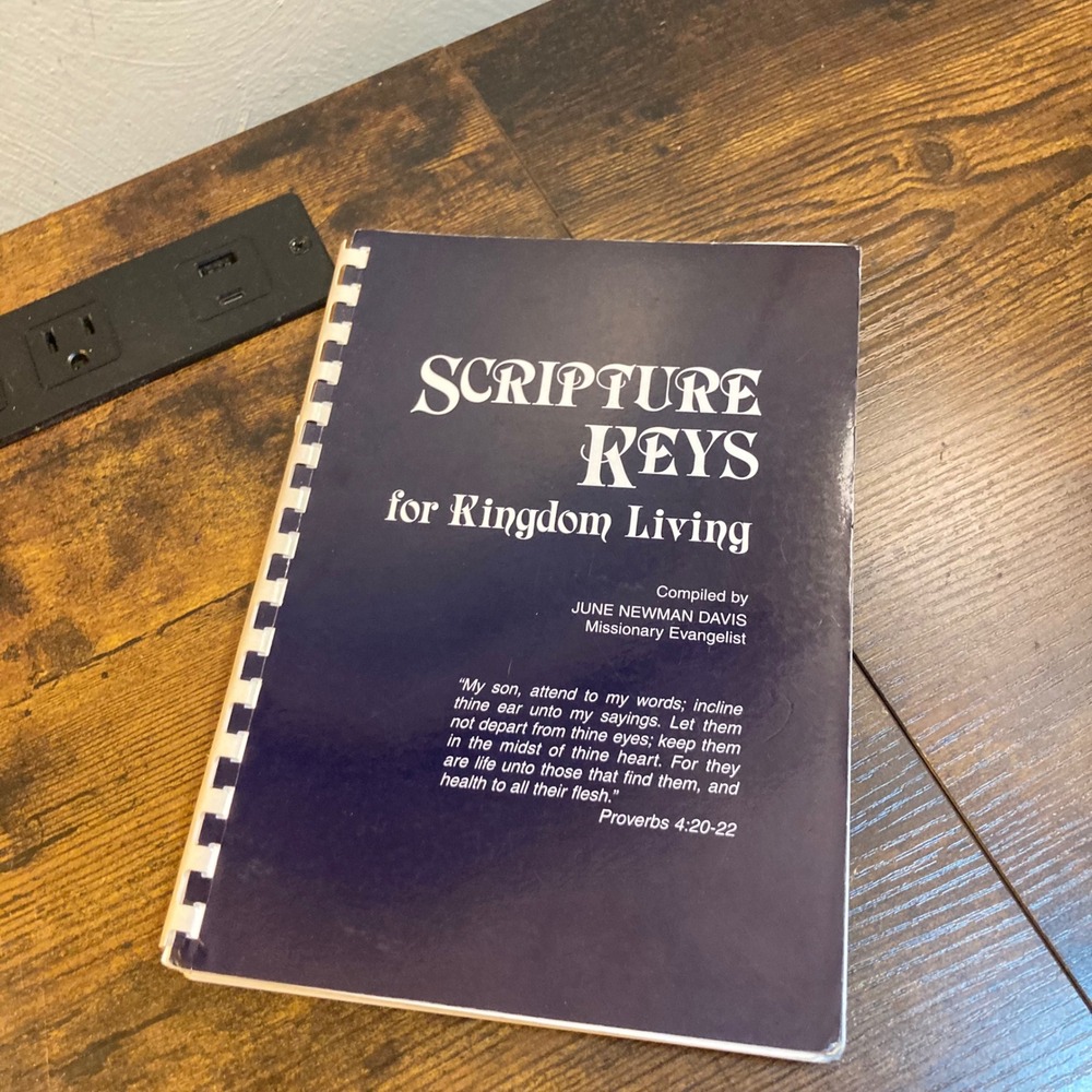 Scripture Keys for Kingdom Living June Newman Davis 2006 Bible Study Guide Book